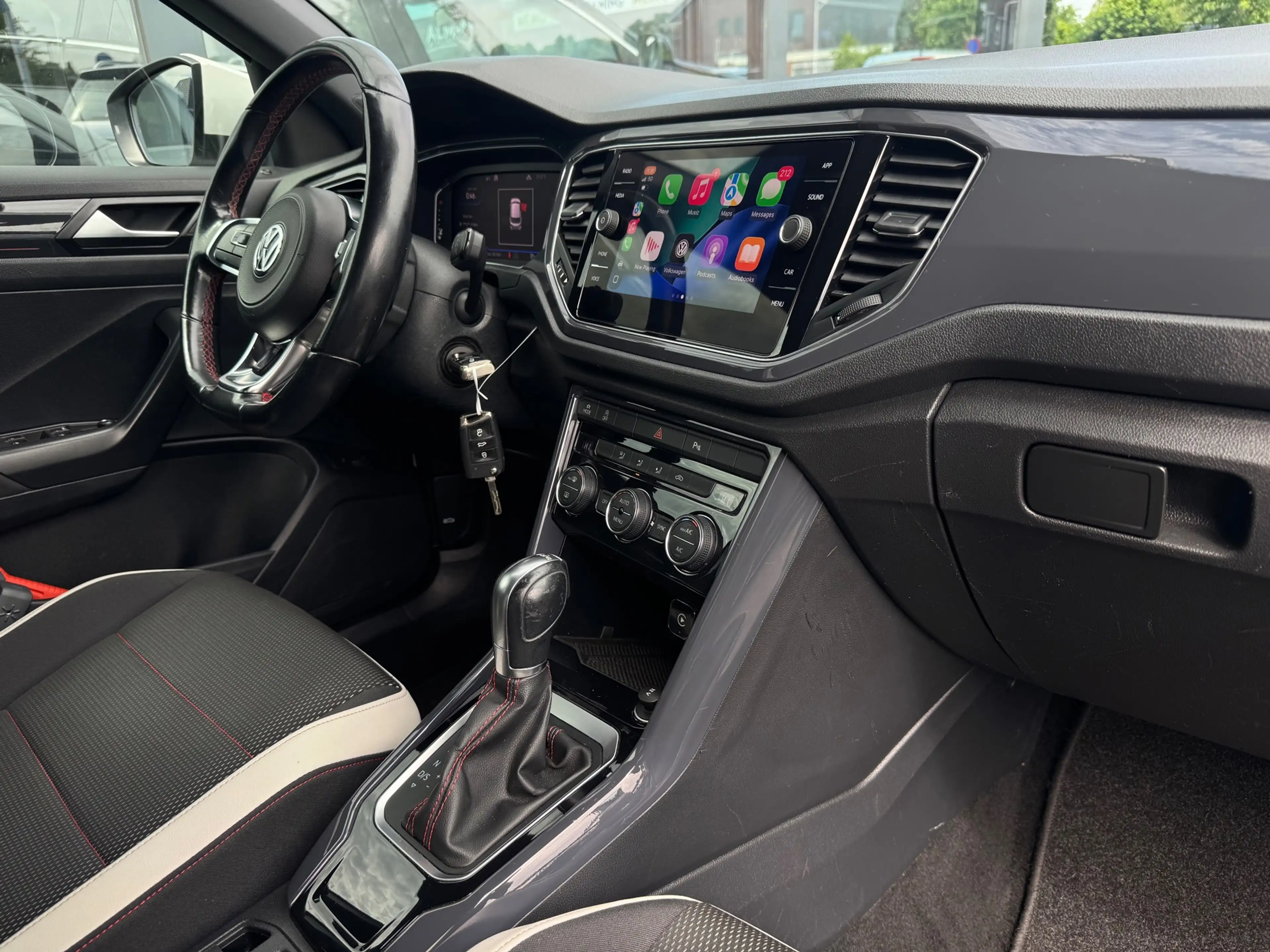 Volkswagen T-Roc 1.5 TSI Sport | Camera | Carplay — photo 15