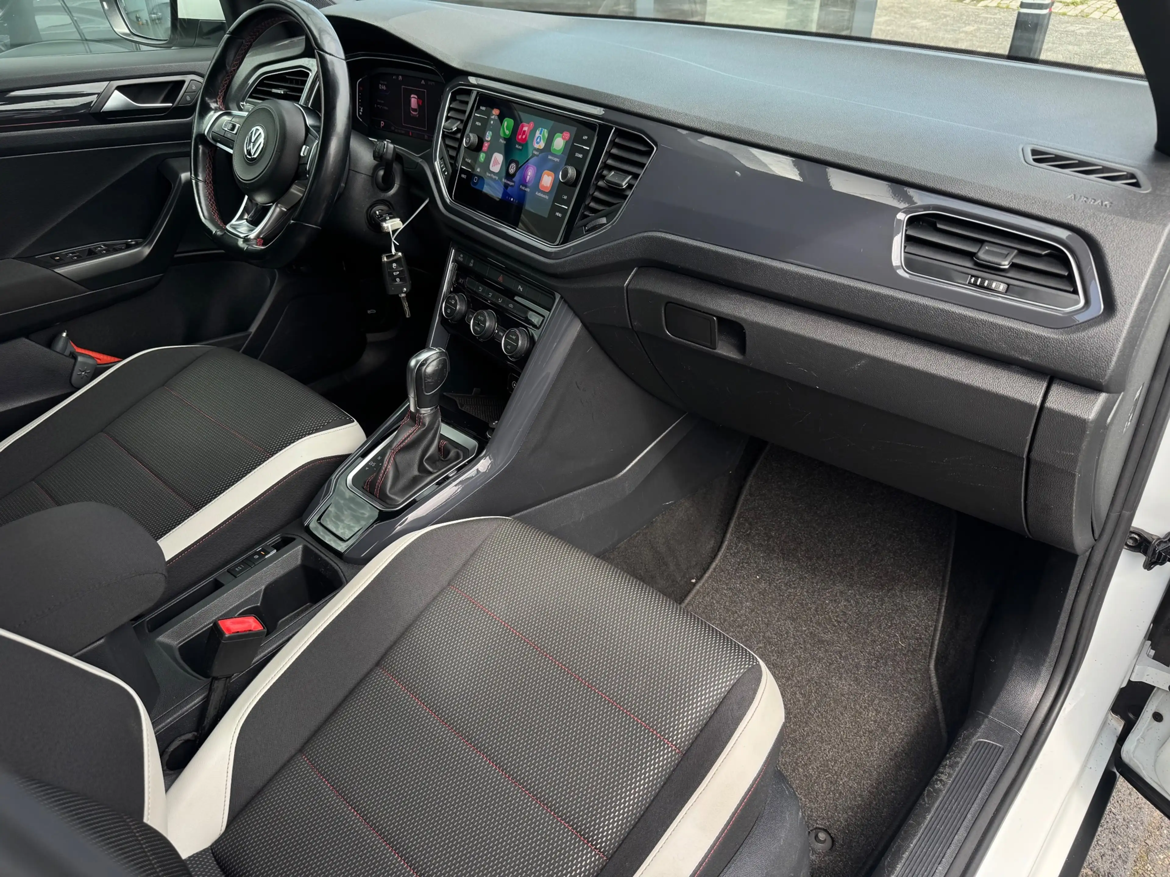 Volkswagen T-Roc 1.5 TSI Sport | Camera | Carplay — photo 14