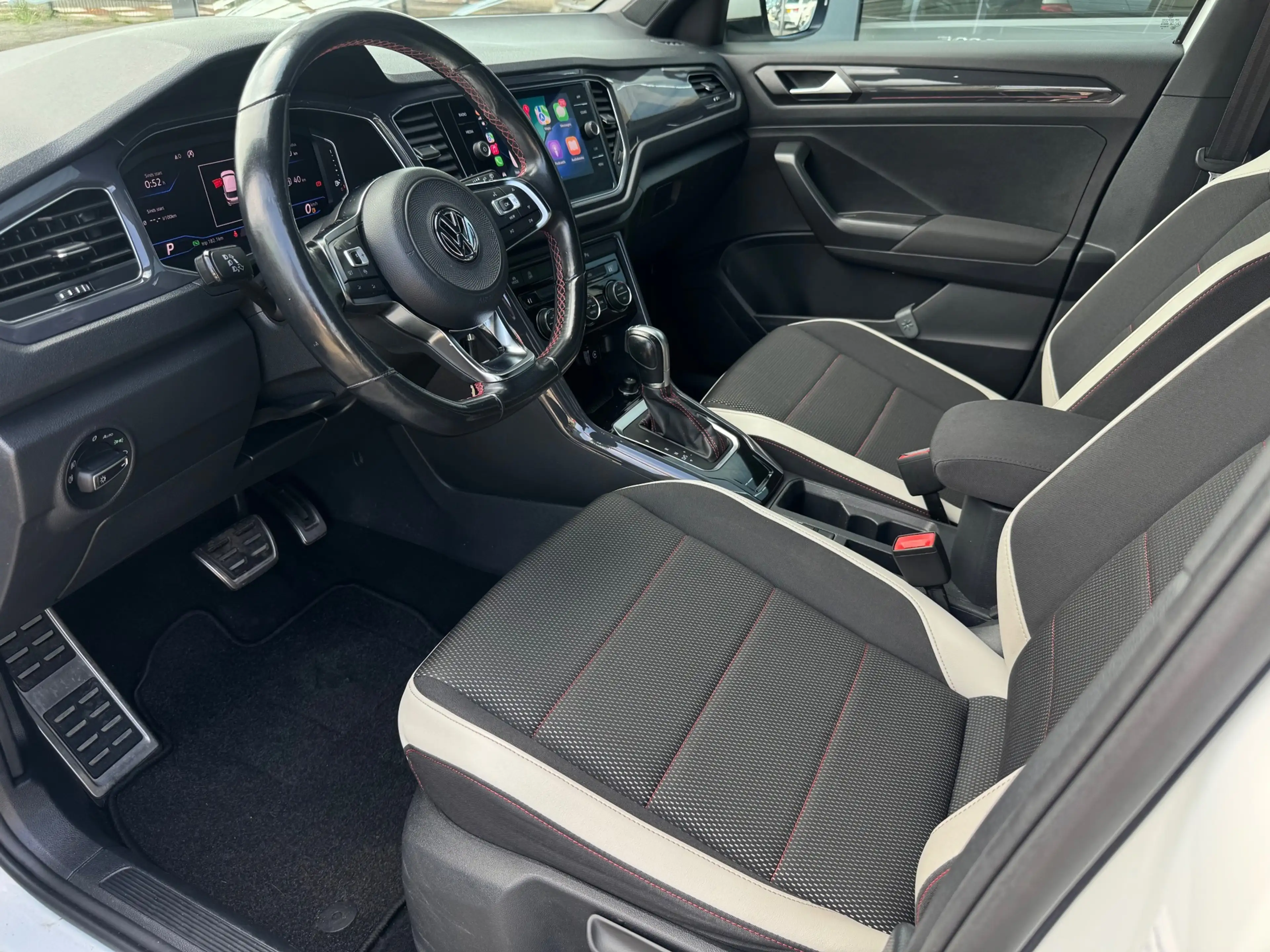 Volkswagen T-Roc 1.5 TSI Sport | Camera | Carplay — photo 2