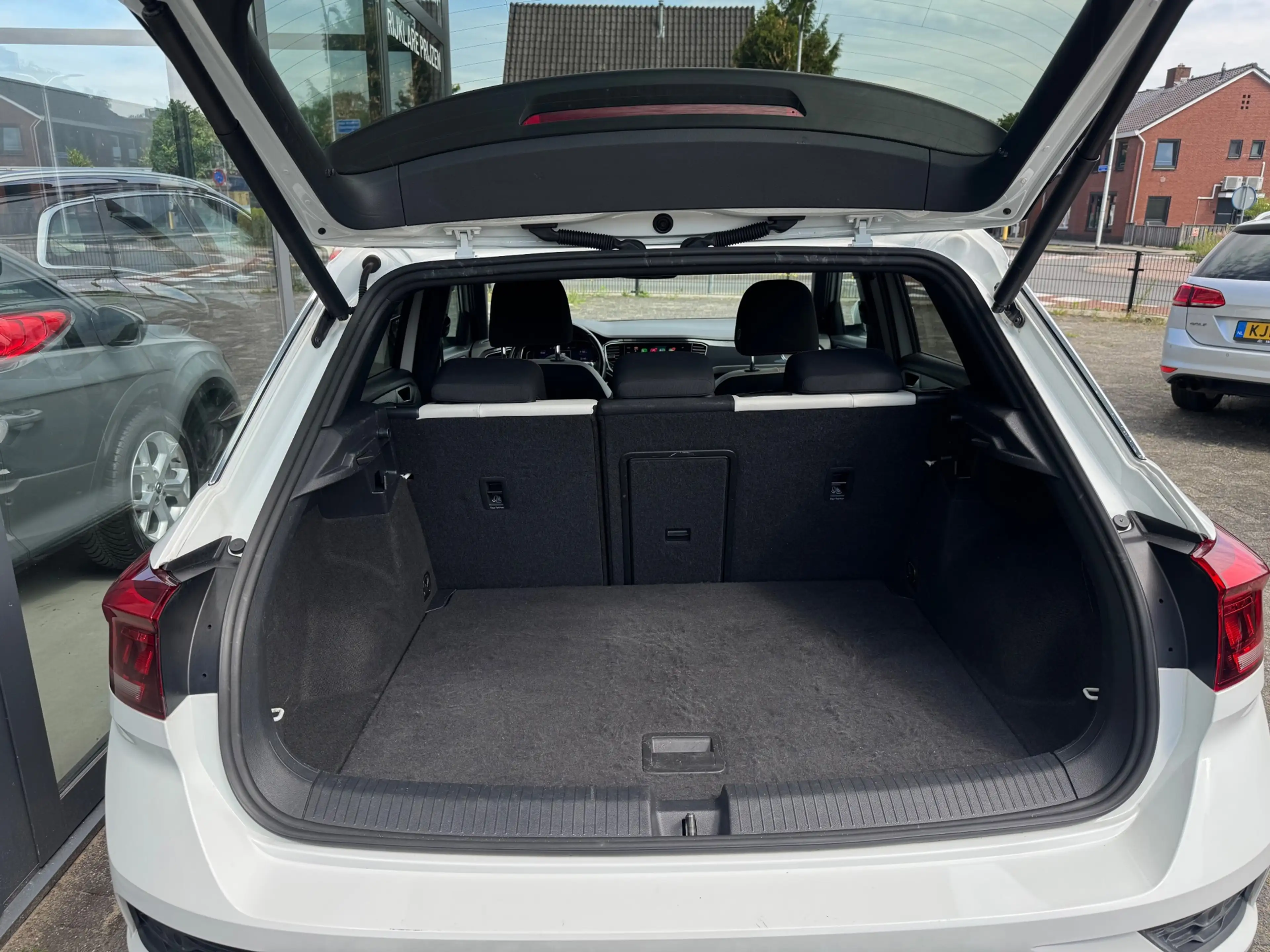 Volkswagen T-Roc 1.5 TSI Sport | Camera | Carplay — photo 12