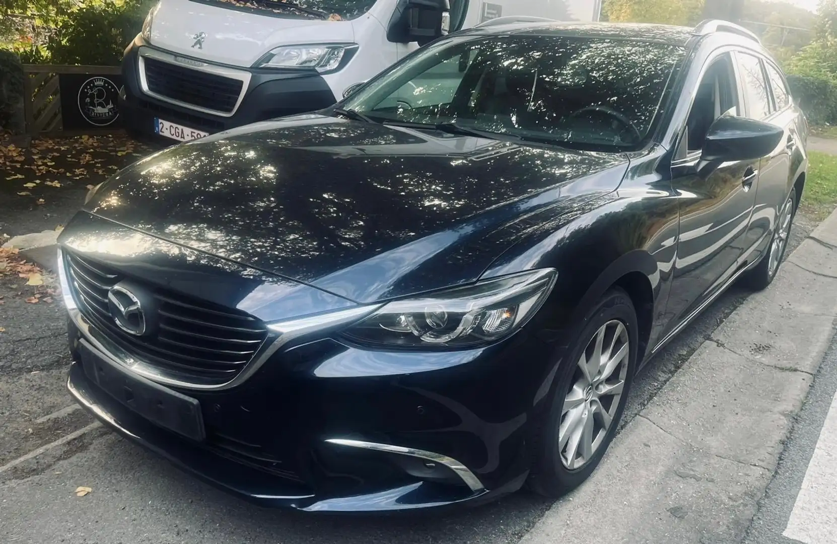 Mazda 6 6 2.2 D Skydrive Premium Edition Blauw - 1