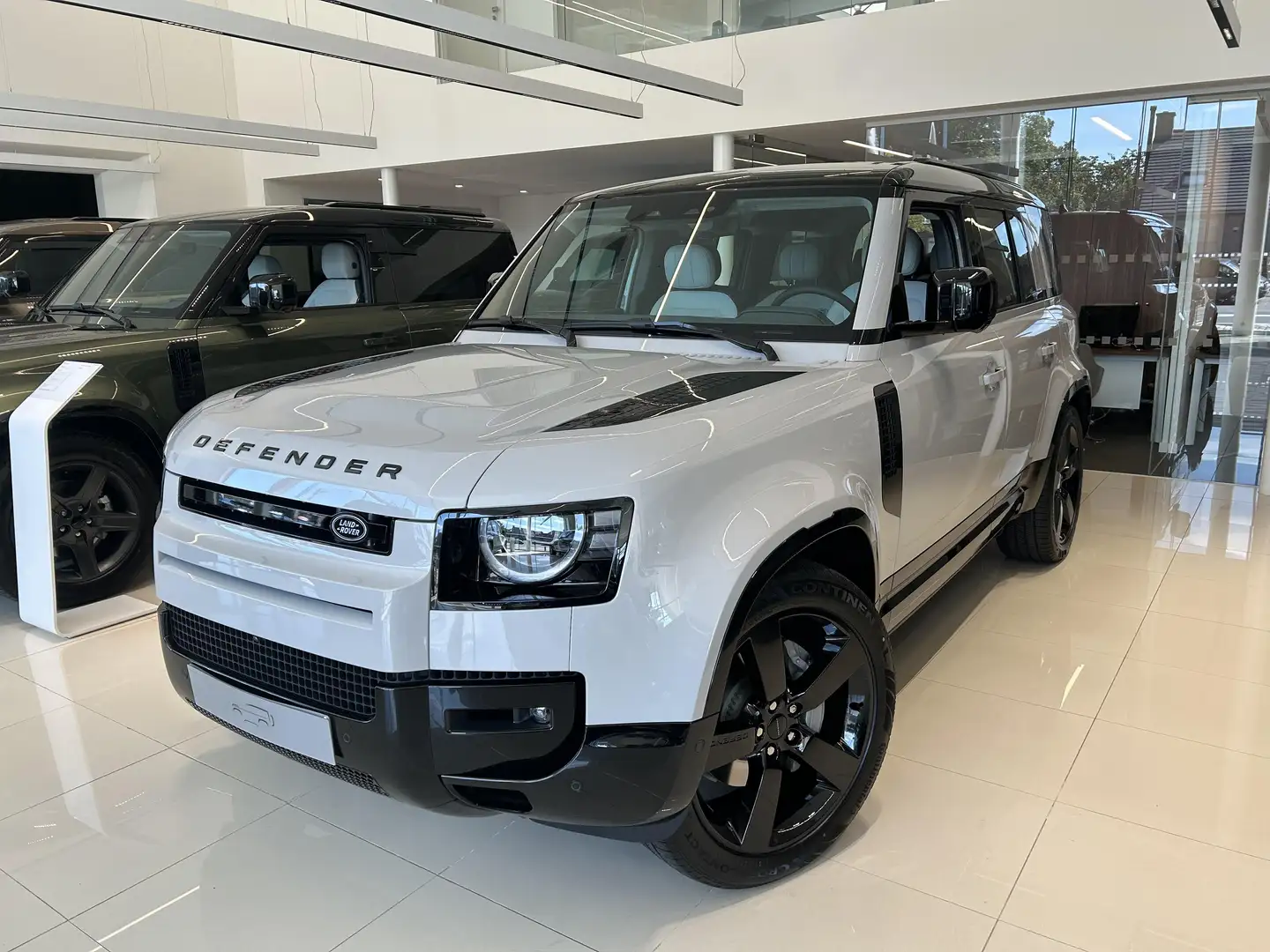 Land Rover Defender X-DYNAMIC HSE Beige - 1