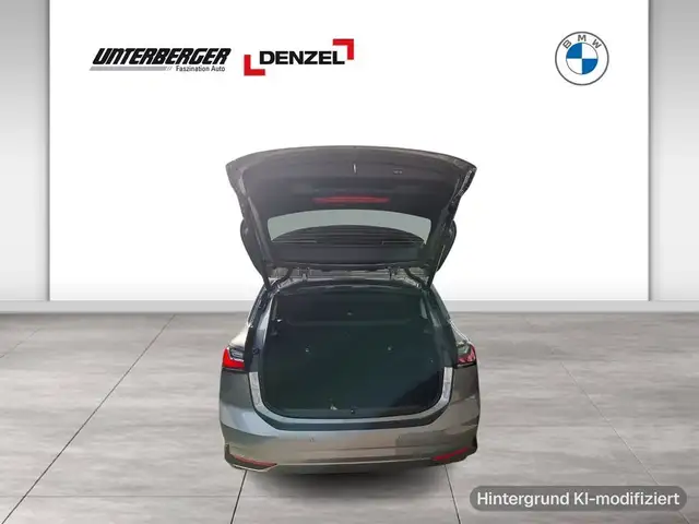 BMW 2 Series view 8