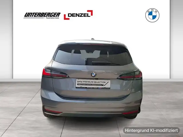 BMW 2 Series view 4