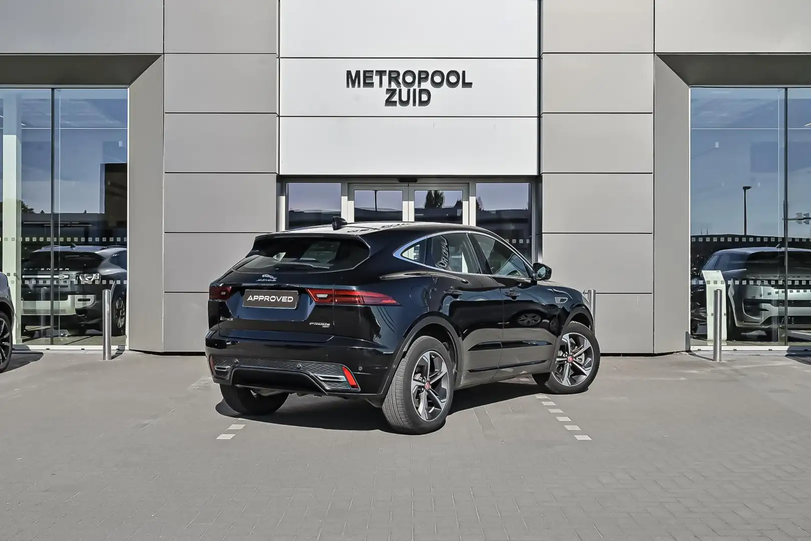 Jaguar E-Pace P300e R-Dynamic SE Negro - 2
