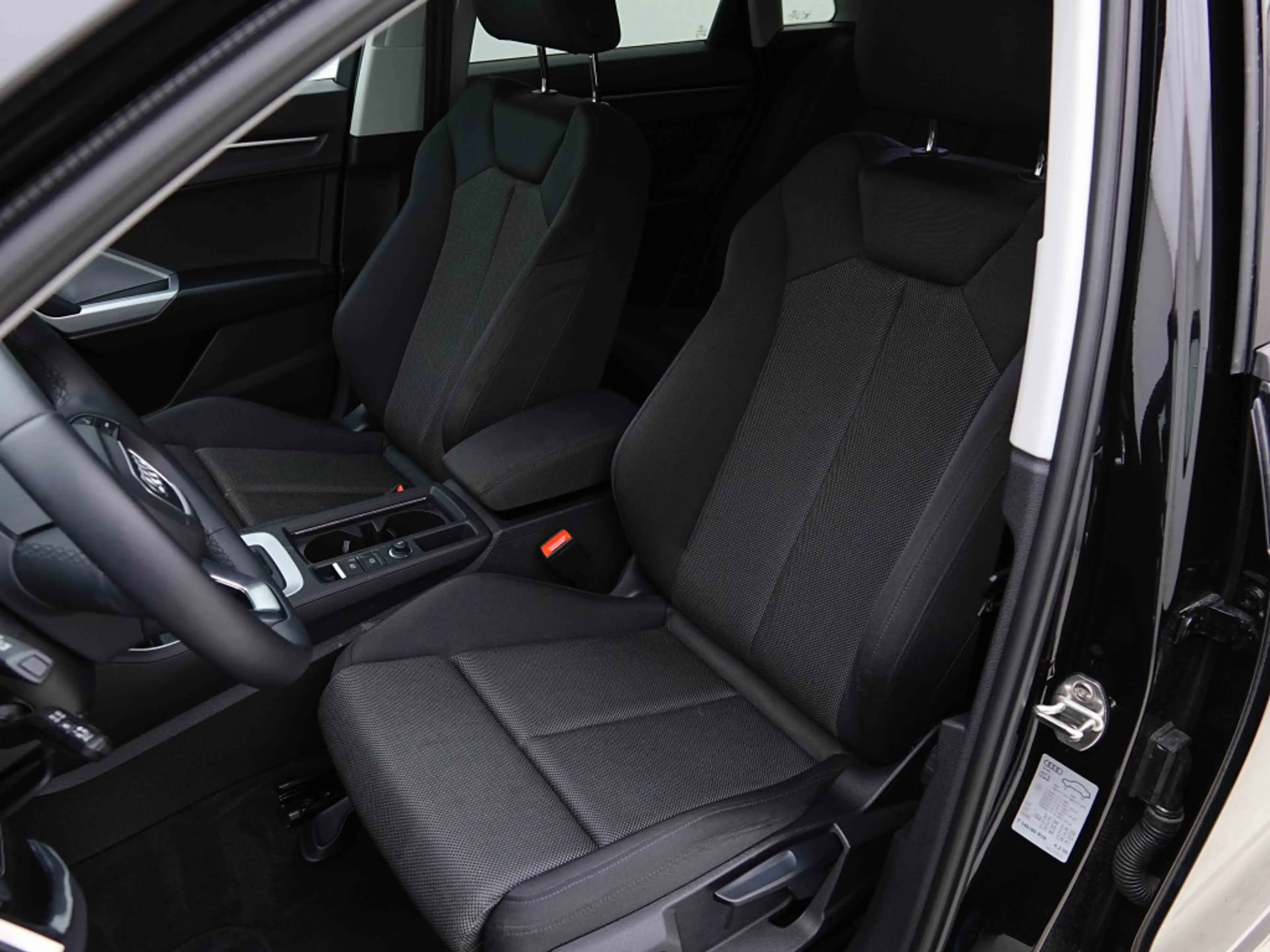 Audi Q3 35 TFSi 150 AUT Advanced | Carplay | CAM | Heated Seats | Keyless | ALU19 — photo 9