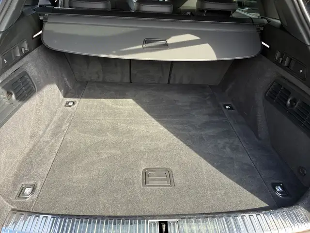 Audi Q8 E-Tron view 14