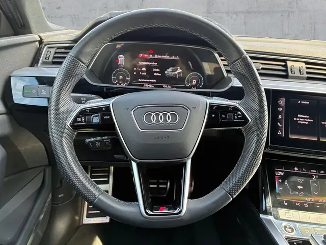 Audi Q8 E-Tron view 10