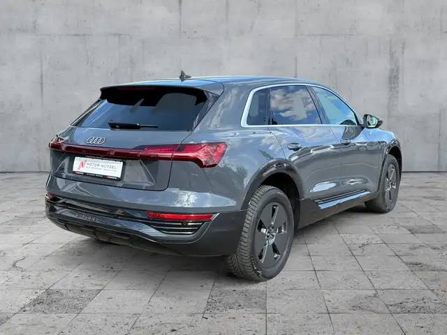Audi Q8 E-Tron view 6