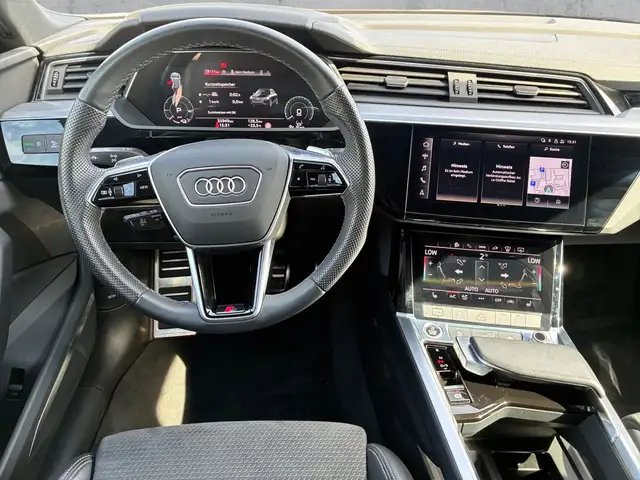 Audi Q8 E-Tron view 9