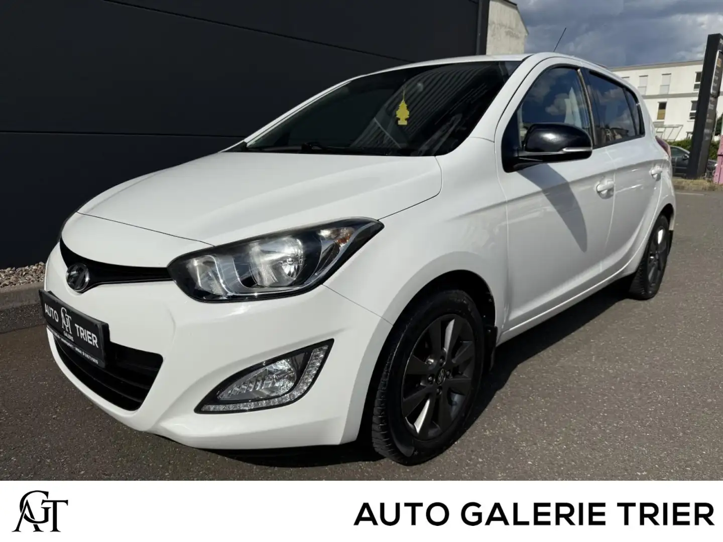 Hyundai i20 1.2 Trend KLIMA MFL TRMPOMAT SERVO ZV Klima - 1
