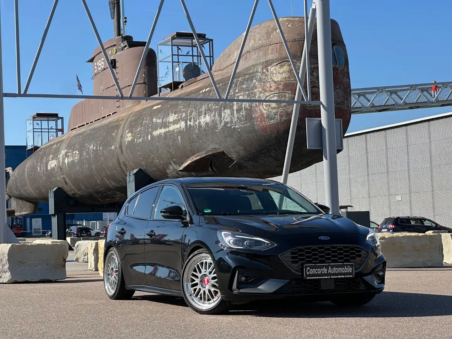 Ford Focus Lim. ST PERFORMANCE-MATRIX SCHEINWERFER Schwarz - 1