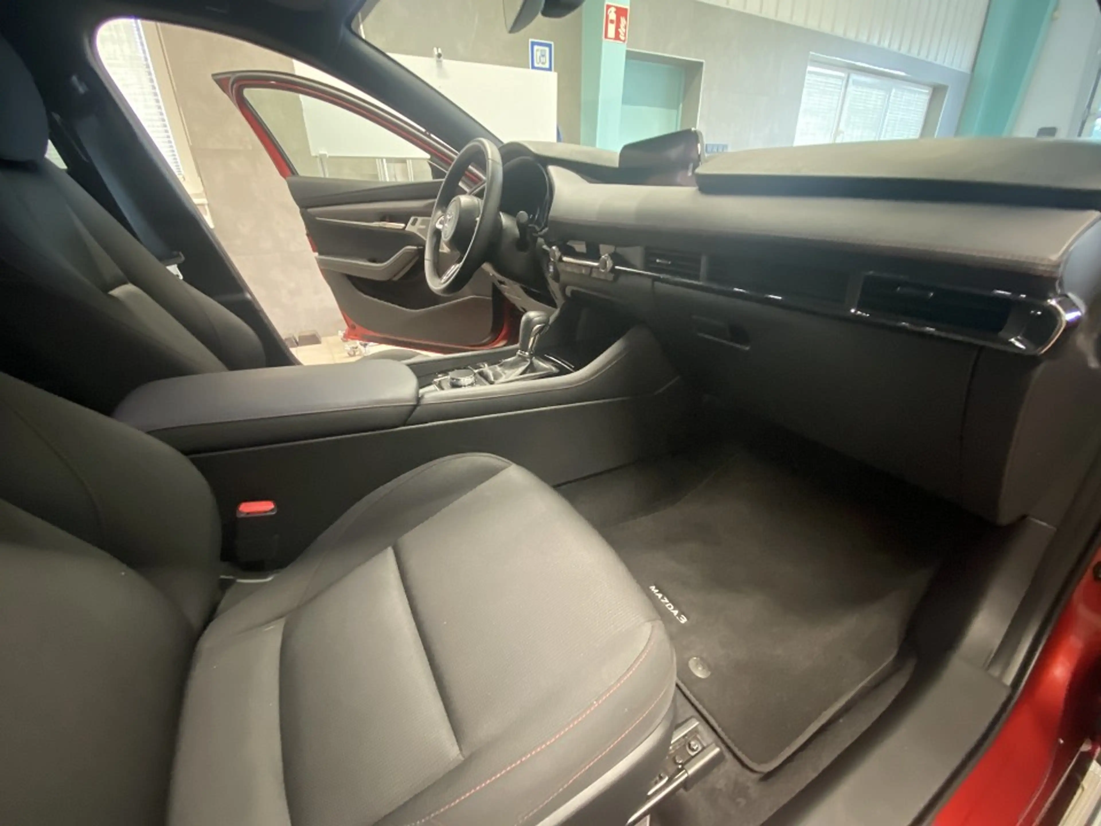 Mazda 3 5-TÜRER SKYACTIV-X 2.0 M Hybrid 6AG AL-HOMURA PRE- — photo 4
