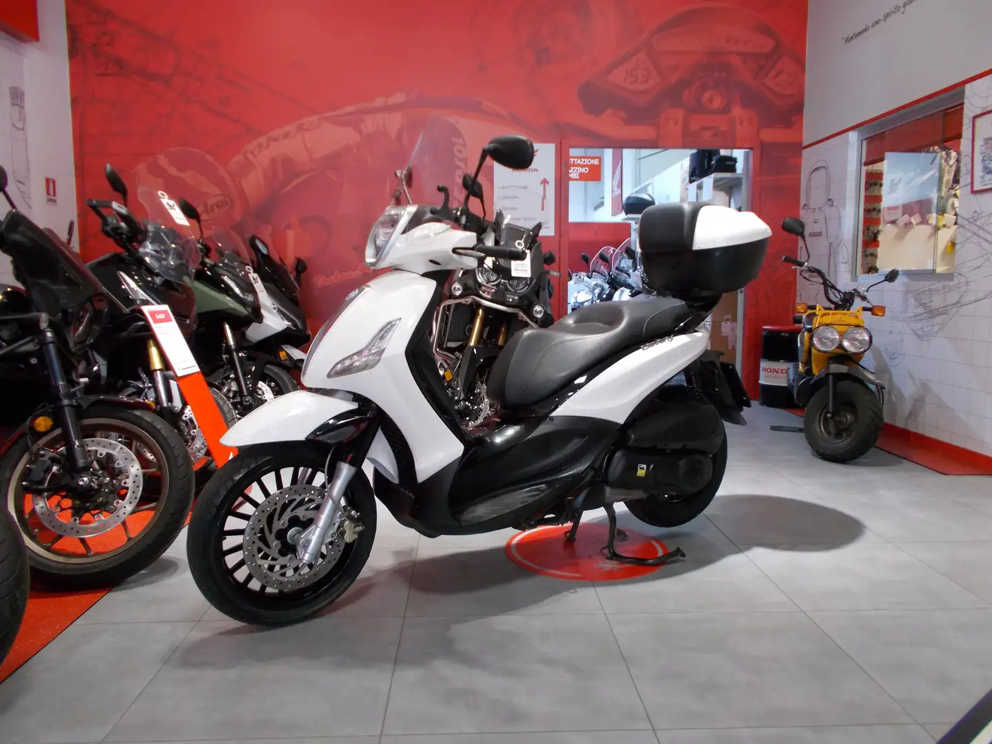 Piaggio Beverly 300 ie Blanc - 1