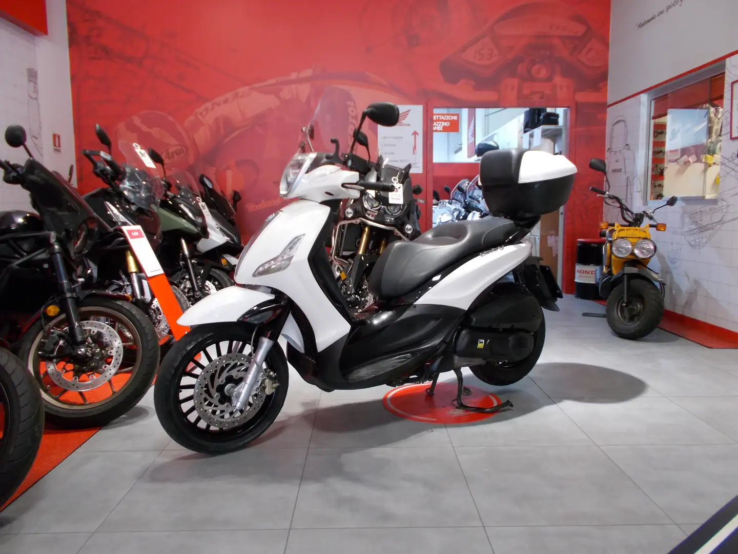 Piaggio Beverly 300 ie Blanc - 2