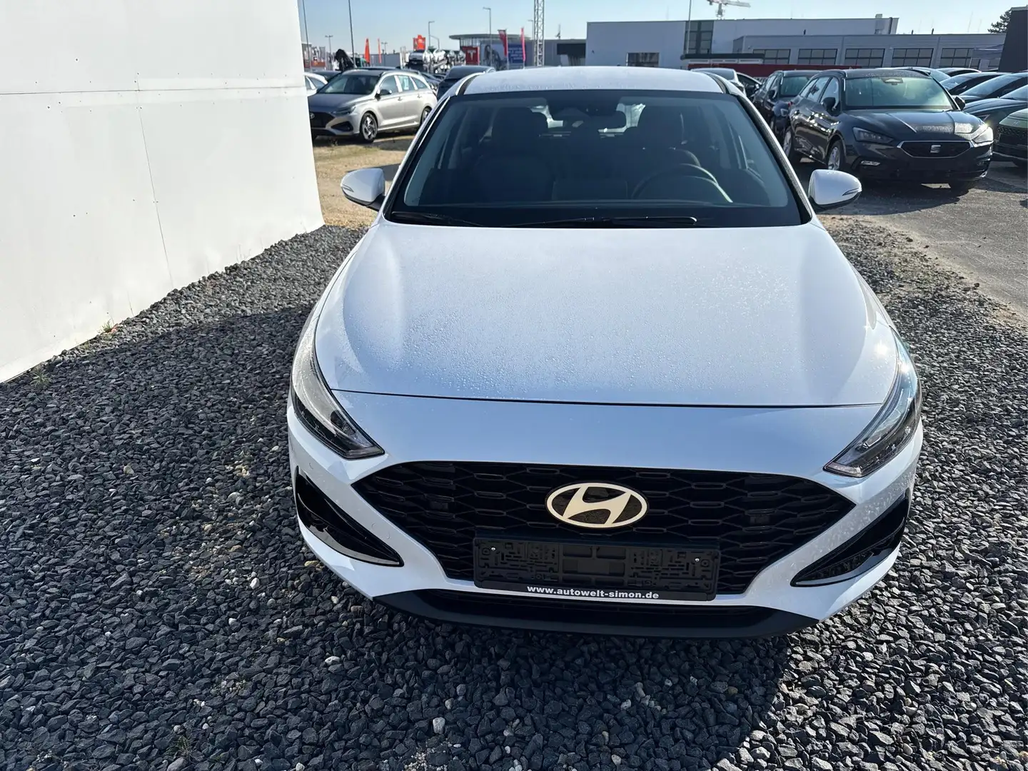 Hyundai i30 STYLE NAVI LED RFK PDC 1.5 MPI 70,6kW96PS EURO6... Weiß - 2