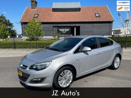 Opel Astra 1.4 Design Edition Sedan Airc/Ecc Lm Velgen Zeer N