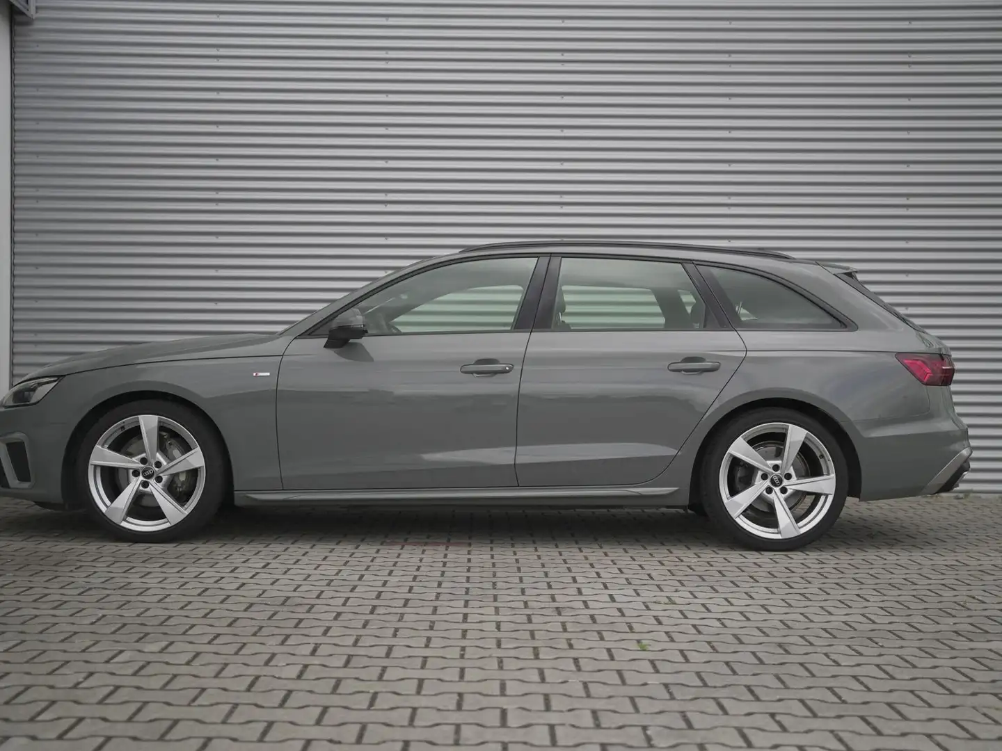 Audi A4 Avant 40 TDI quattro S line++AMBIENTE PLUS+NA Grau - 2