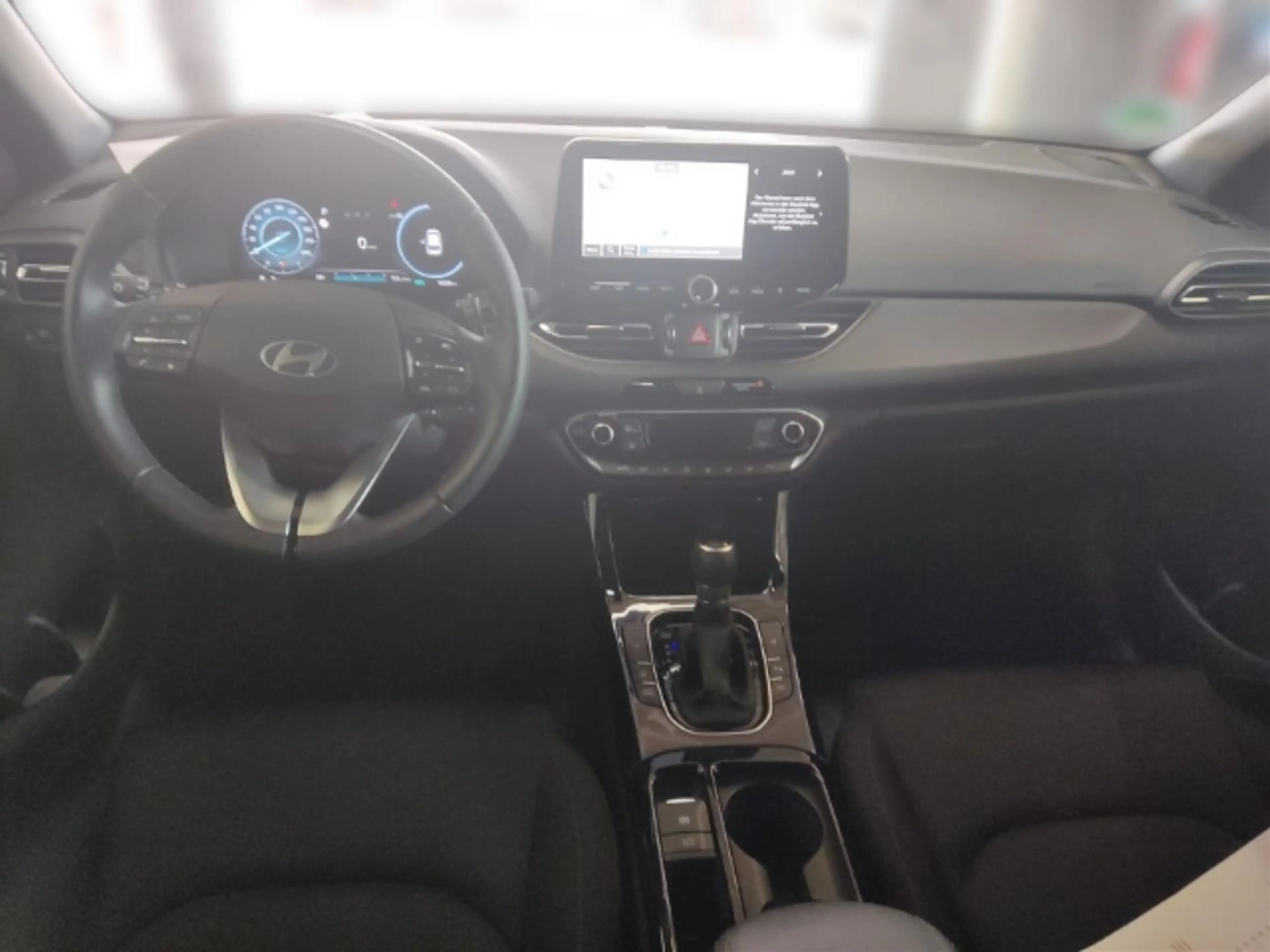Hyundai i30 Mild-Hybrid 1.5 T-GDI Advantage Allwetterreifen+Na — photo 8
