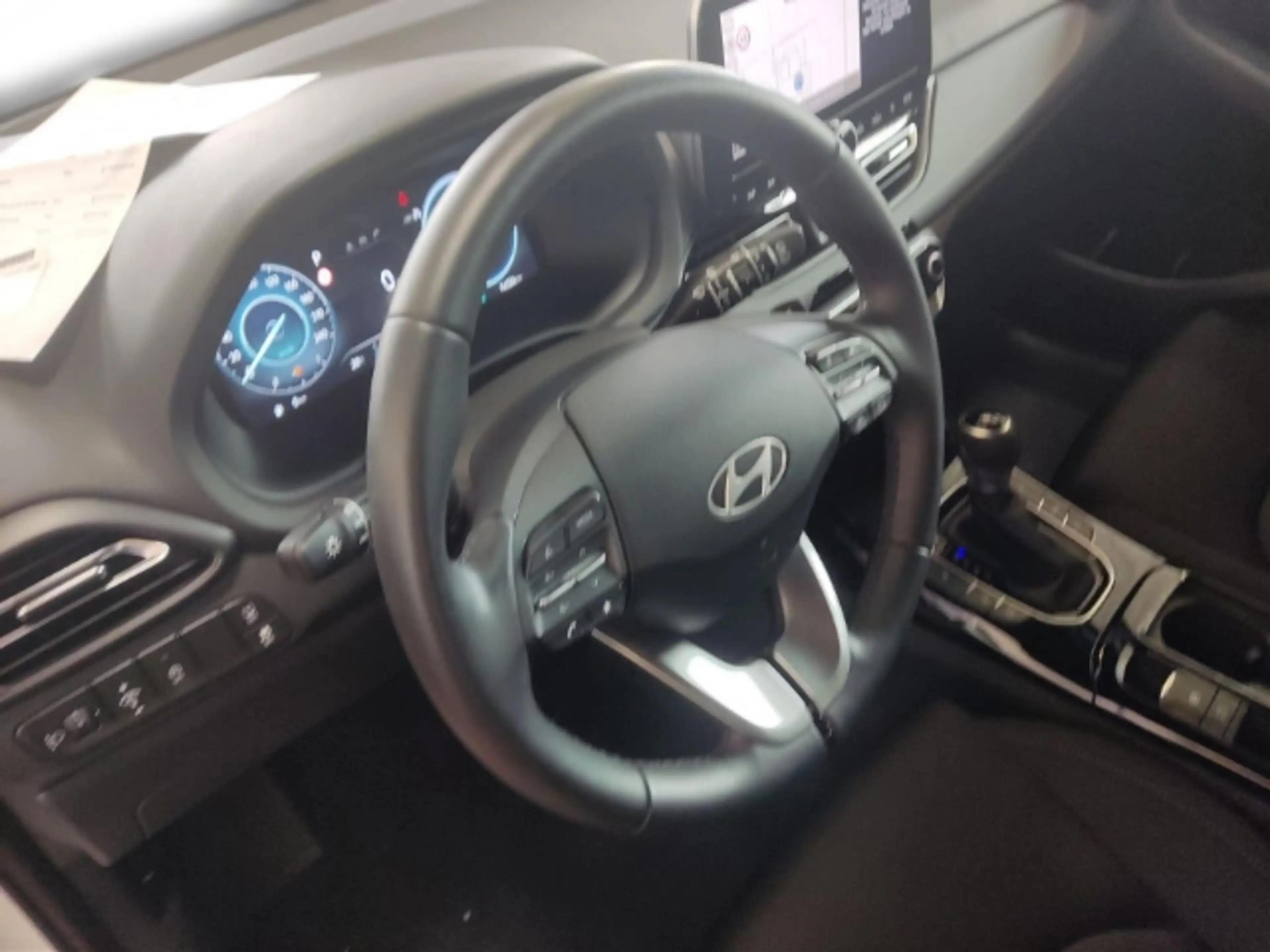 Hyundai i30 Mild-Hybrid 1.5 T-GDI Advantage Allwetterreifen+Na — photo 11