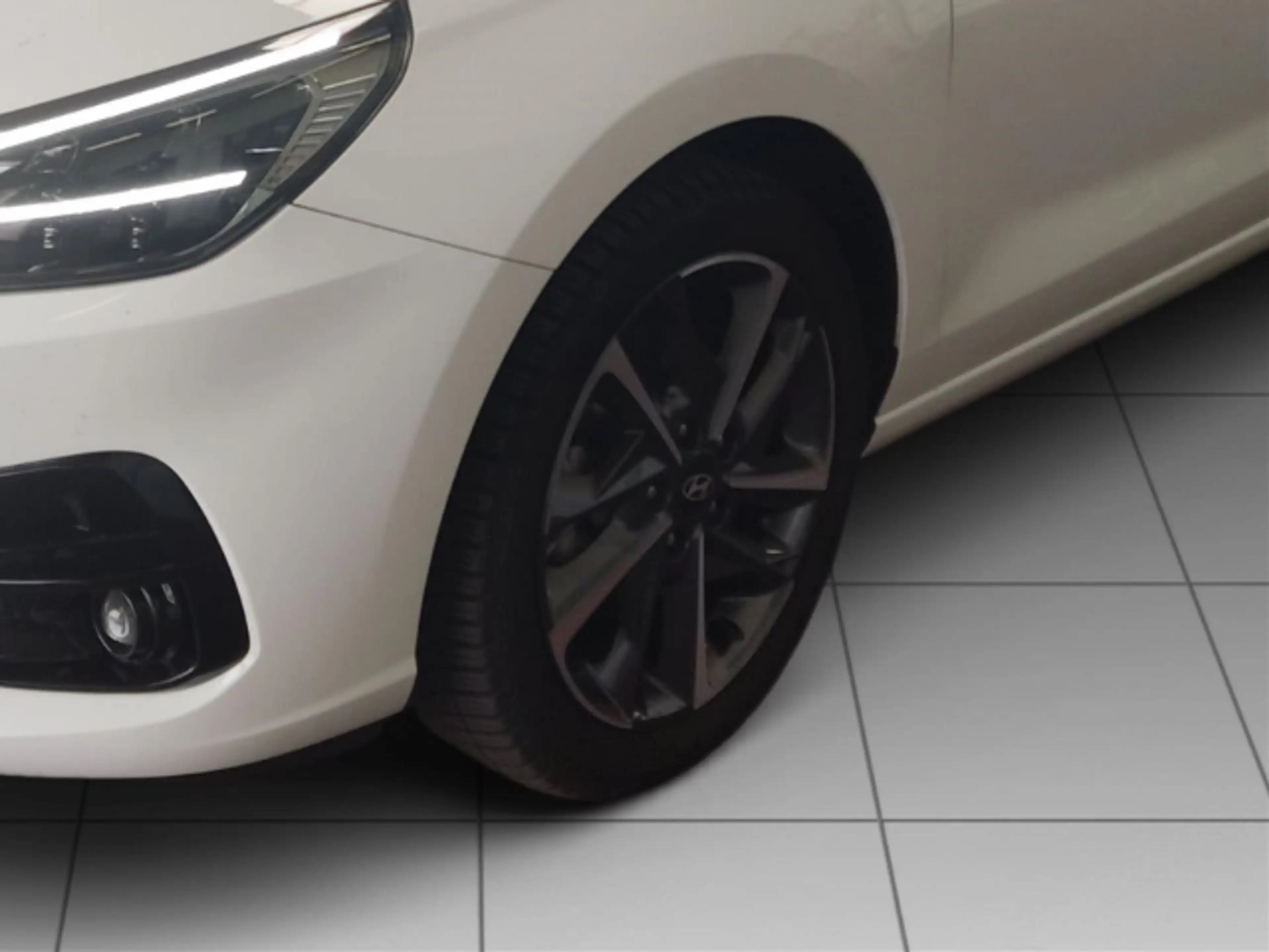 Hyundai i30 Mild-Hybrid 1.5 T-GDI Advantage Allwetterreifen+Na — photo 7