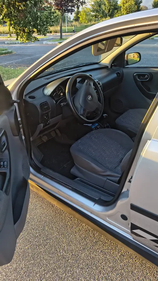 Opel Corsa 5p 1.2 16v Edition2000, foto 5