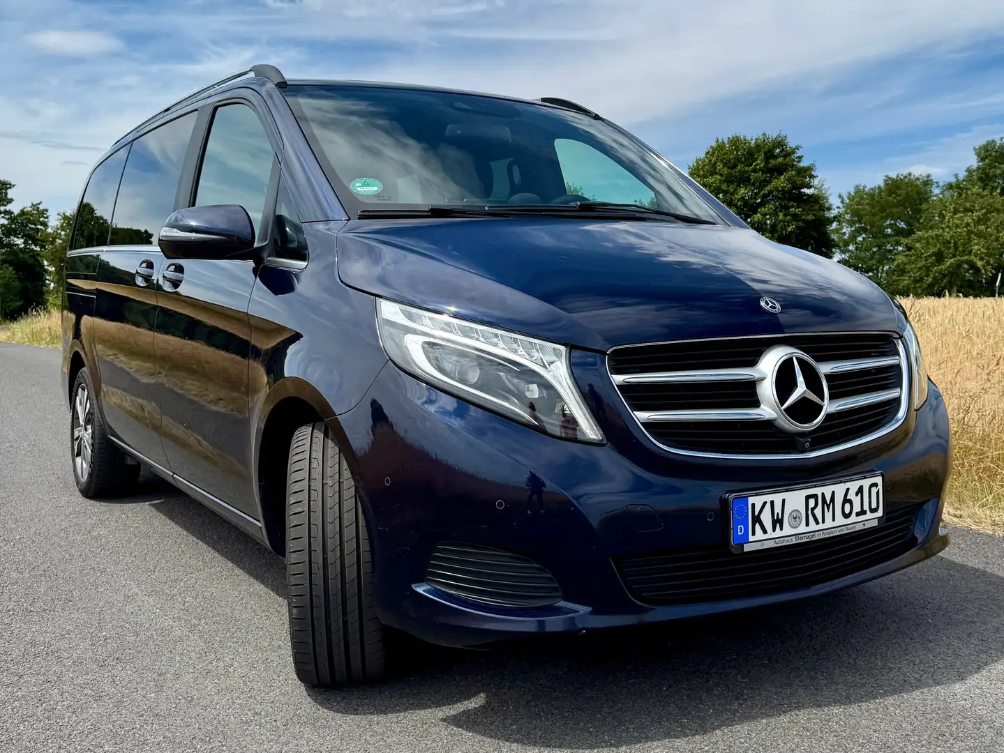 Mercedes-Benz V 250 d Aut. AVANTG. ED. lang AHK 8fach Standhz Blau - 1