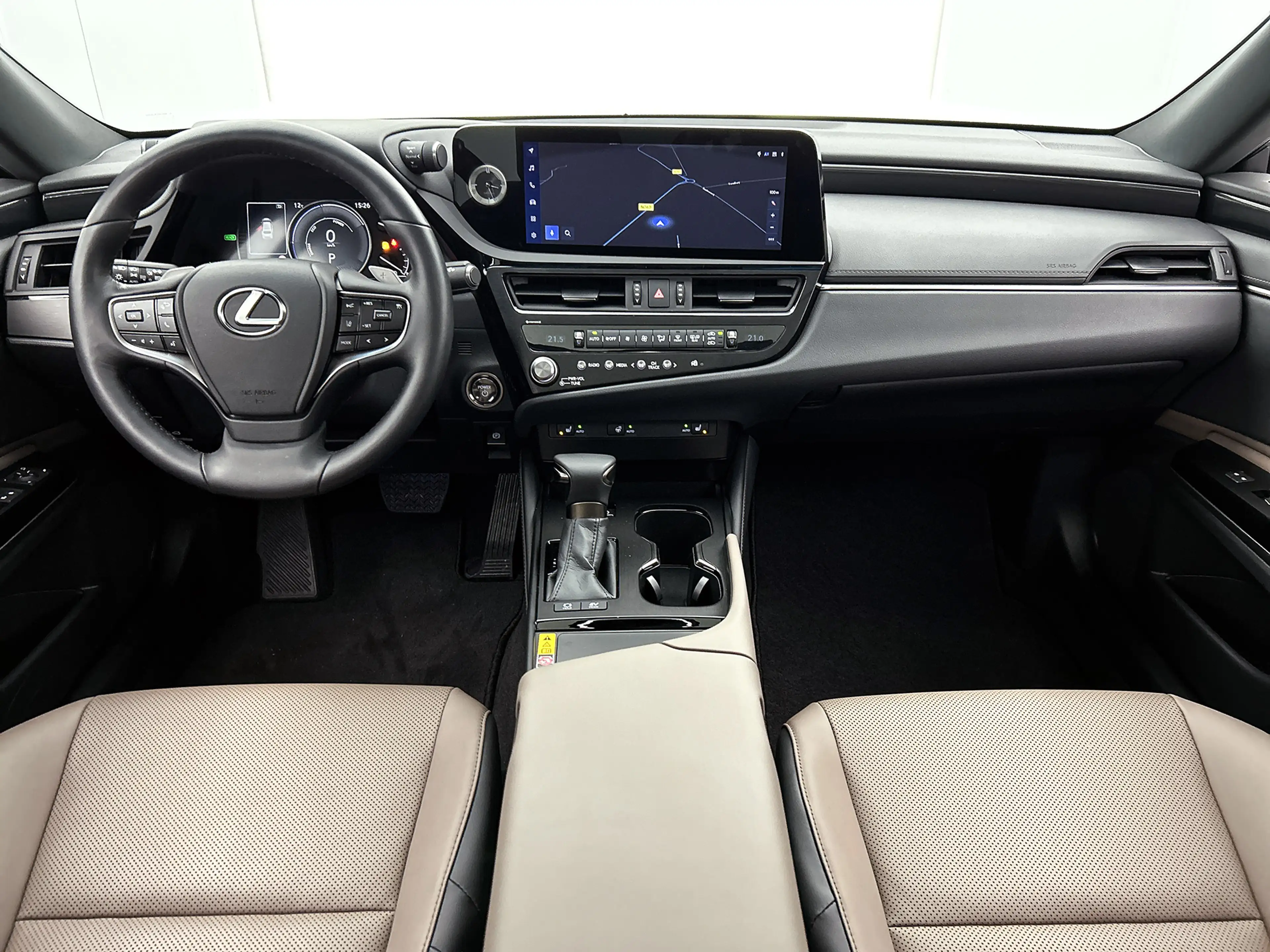 Lexus ES 300 300h Business Line Onderweg-naar-dealer — photo 4