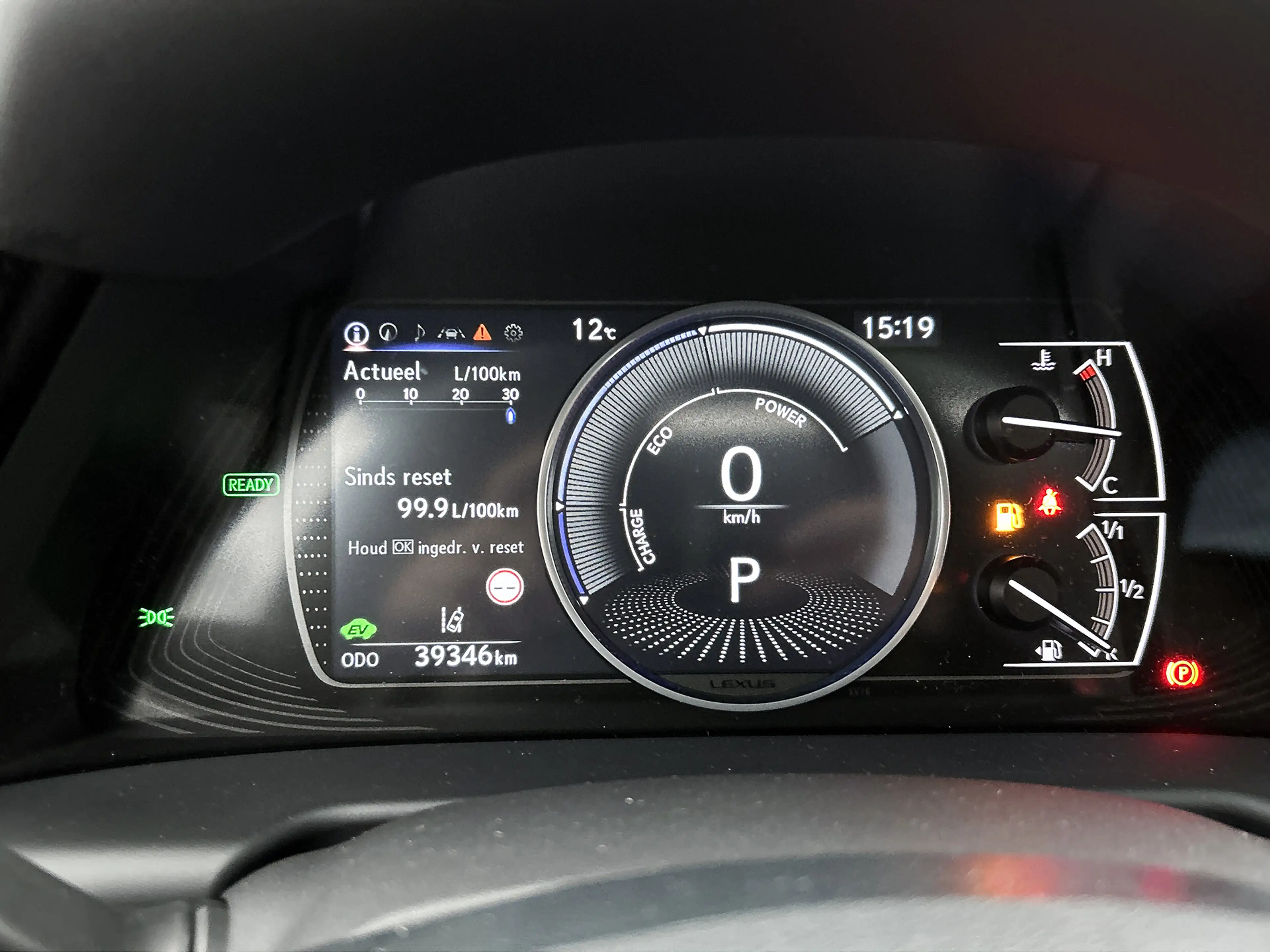Lexus ES 300 300h Business Line Onderweg-naar-dealer — photo 5