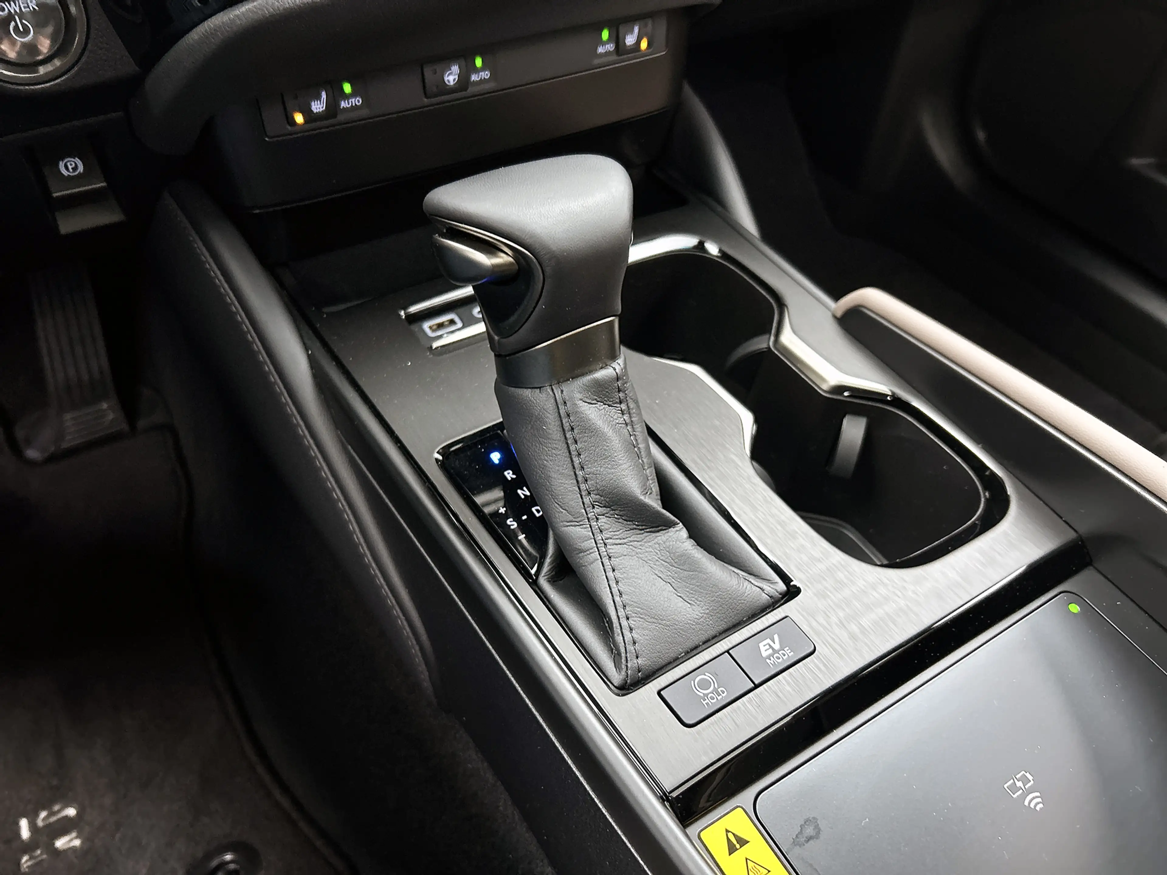 Lexus ES 300 300h Business Line Onderweg-naar-dealer — photo 11
