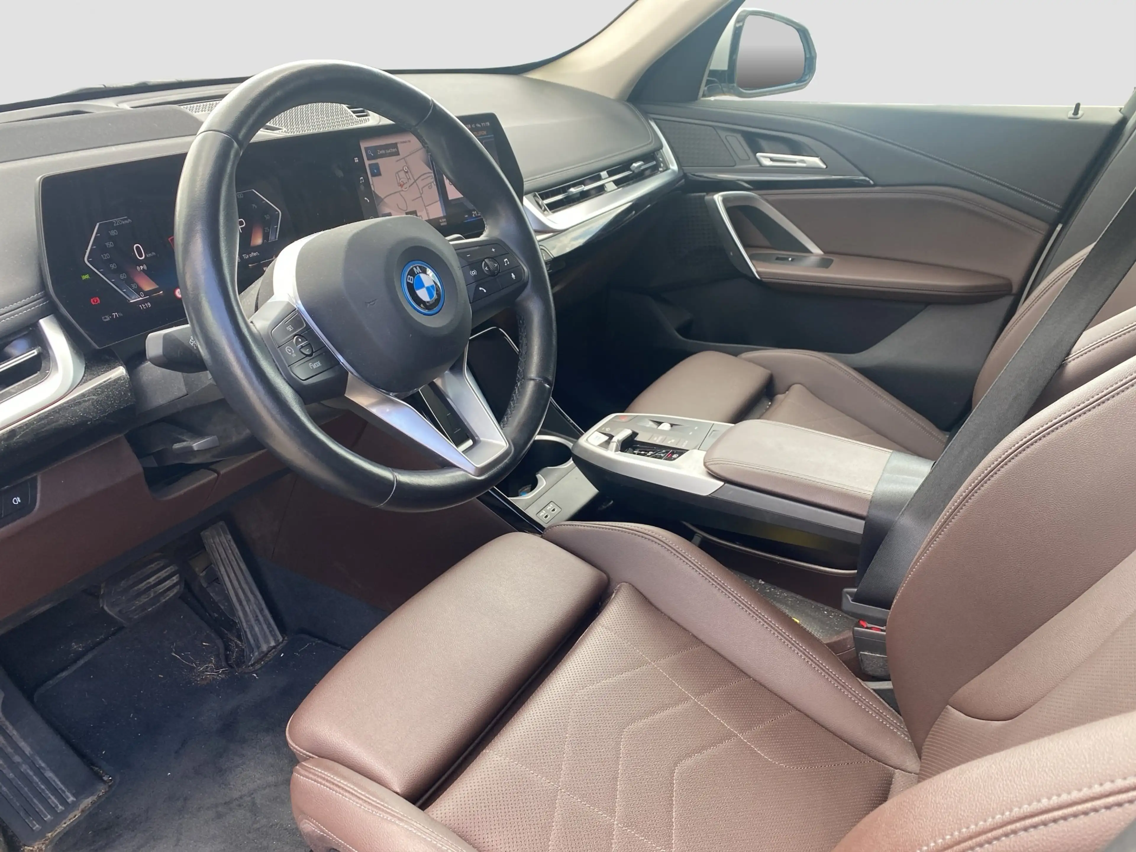 BMW iX1 xDrive30 ACC/AHK/SpurAss/360°/HUD/ParkAss. — photo 11