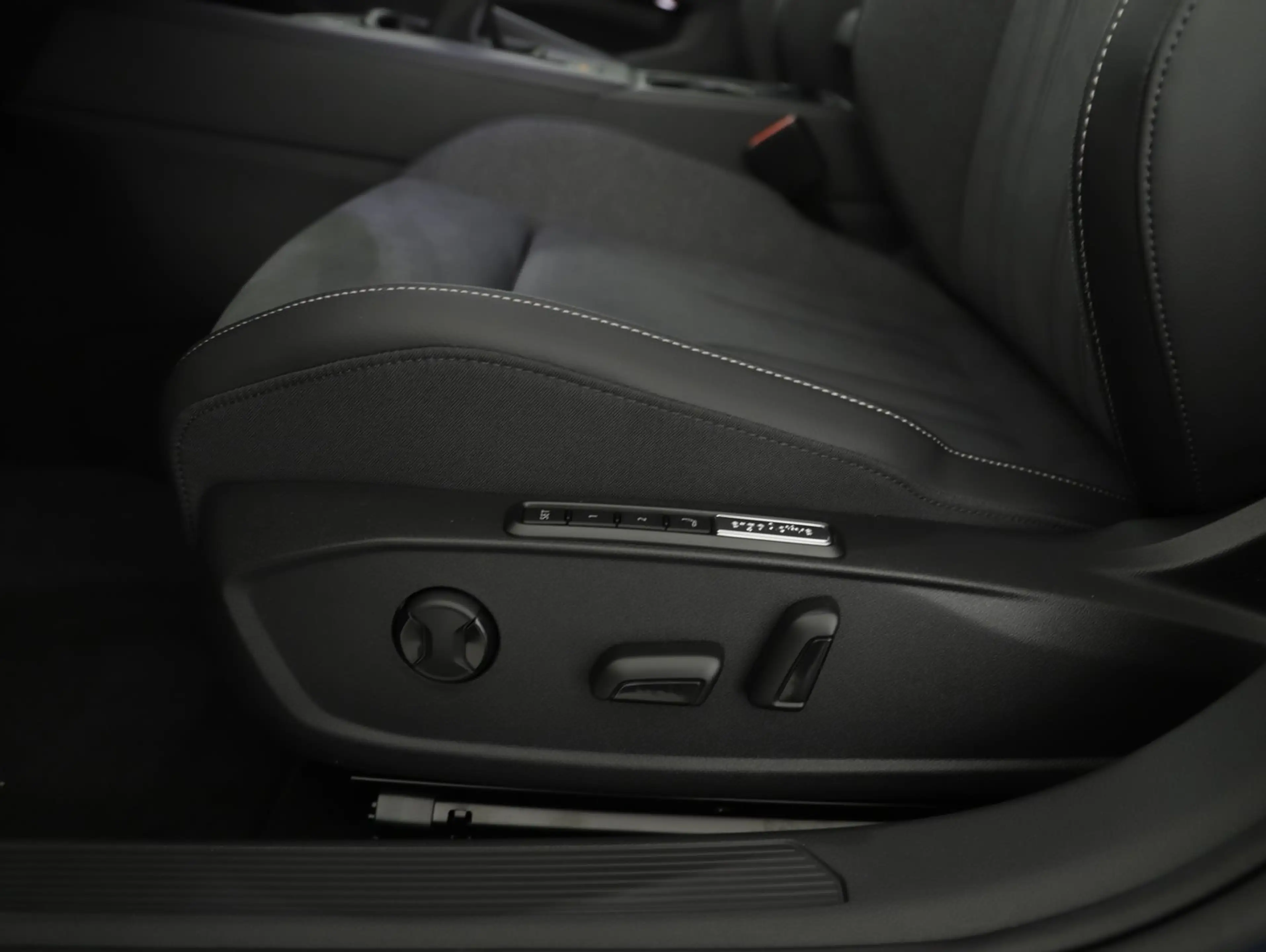 Volkswagen Golf Variant Business TSI — photo 10