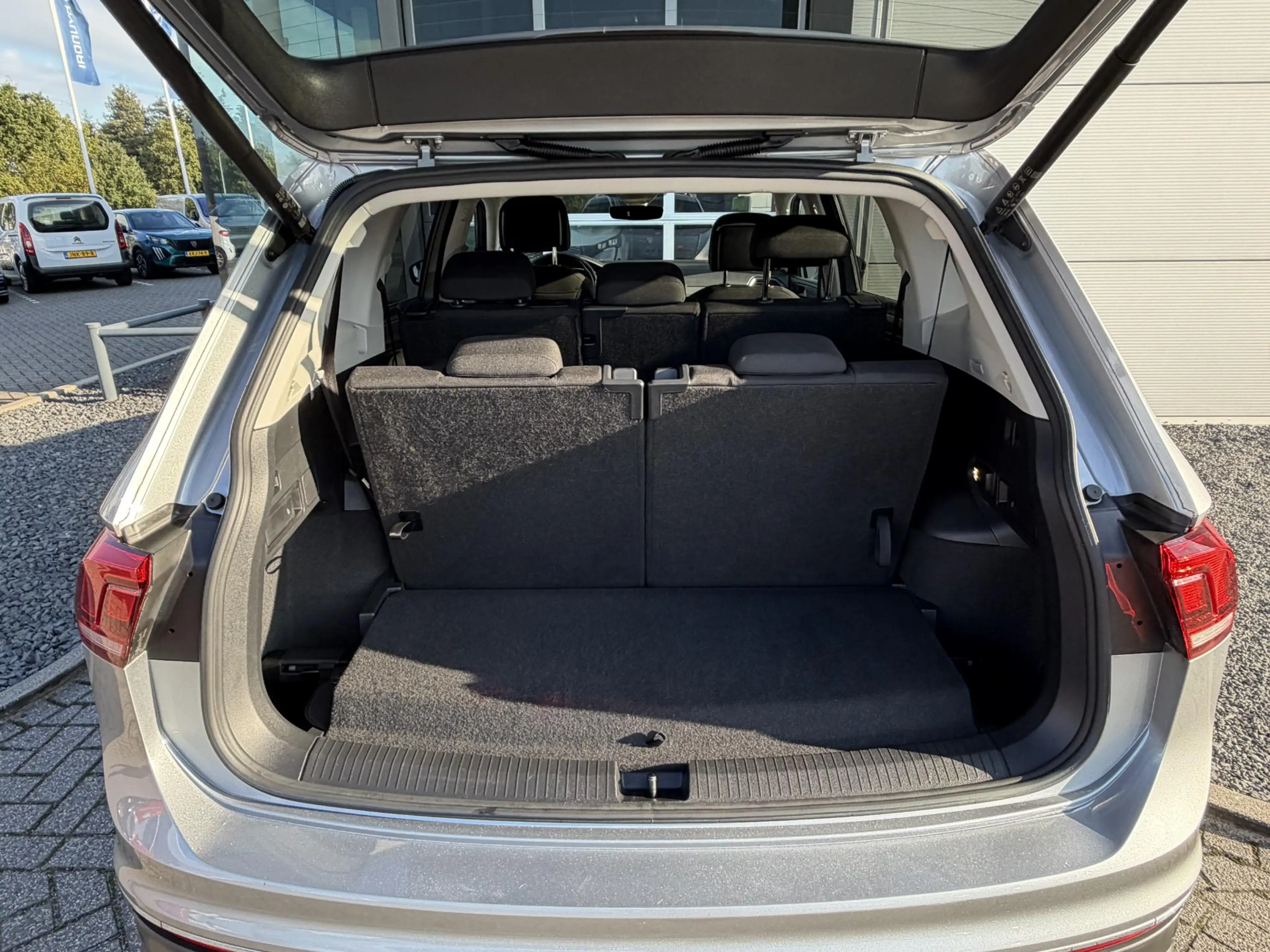 Volkswagen Tiguan Allspace 1.5 TSI Life Business 7p. I Trekhaak I Hoge instap — photo 9