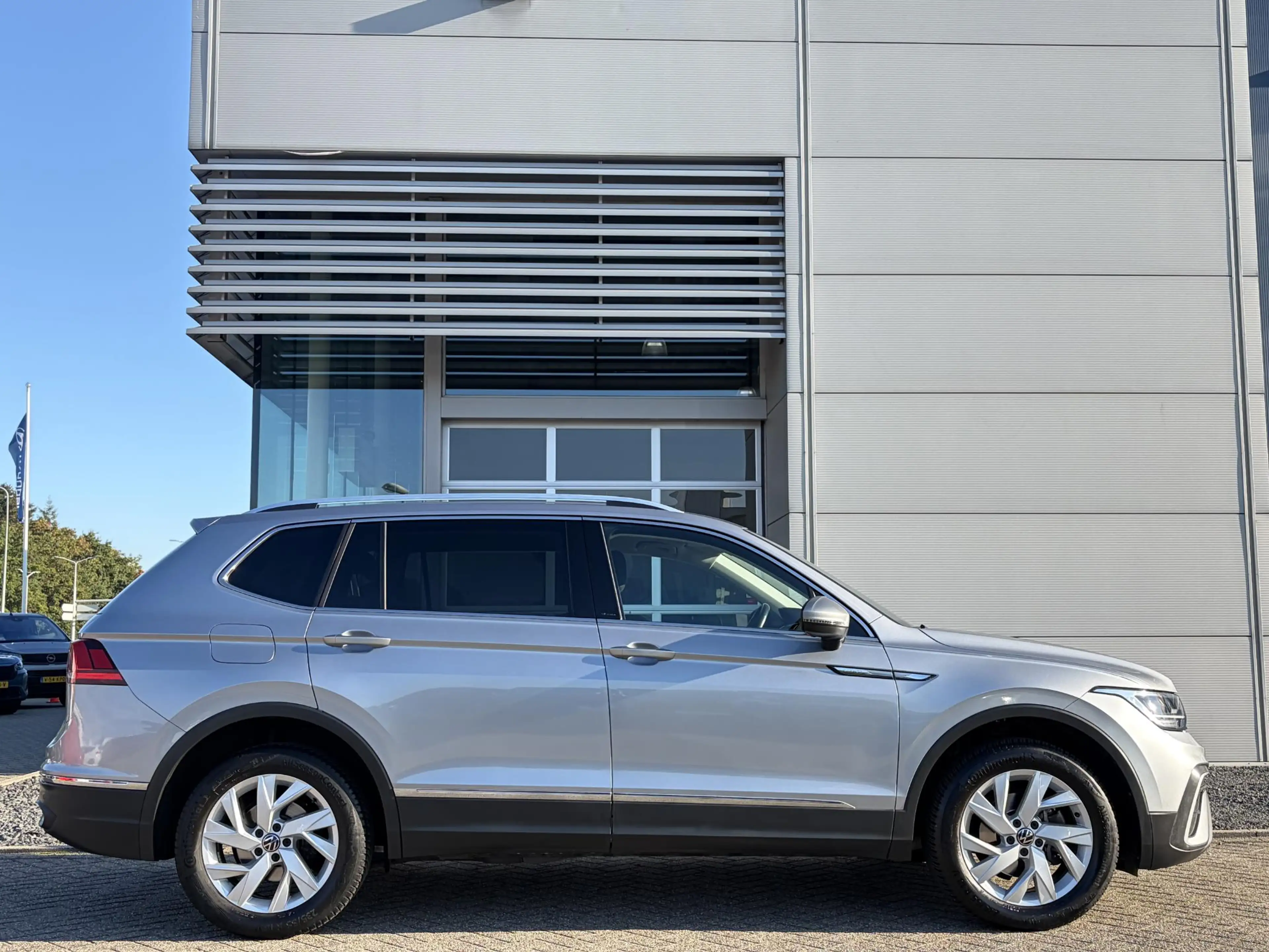 Volkswagen Tiguan Allspace 1.5 TSI Life Business 7p. I Trekhaak I Hoge instap — photo 5