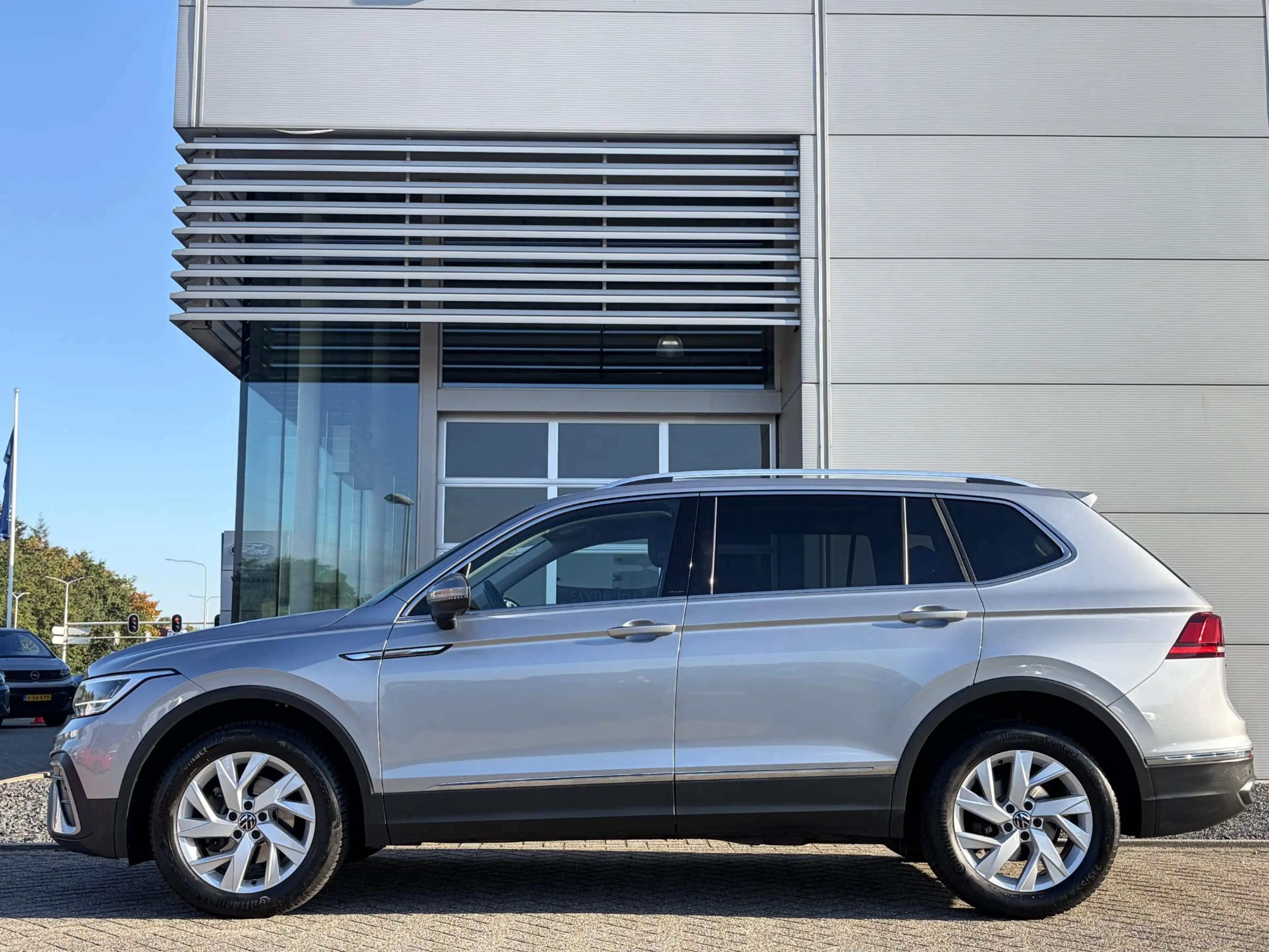 Volkswagen Tiguan Allspace 1.5 TSI Life Business 7p. I Trekhaak I Hoge instap — photo 4