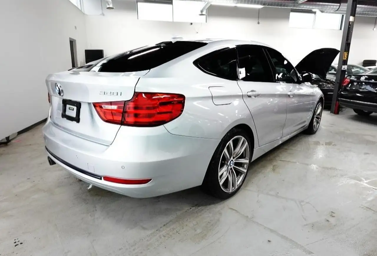 BMW 3 Series снимка BMW 3 Series
