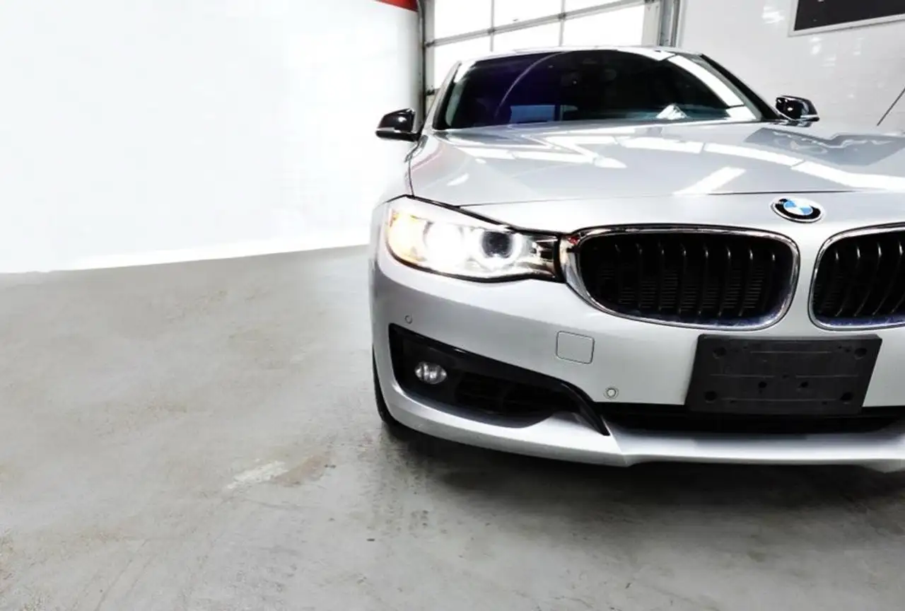 BMW 3 Series снимка BMW 3 Series