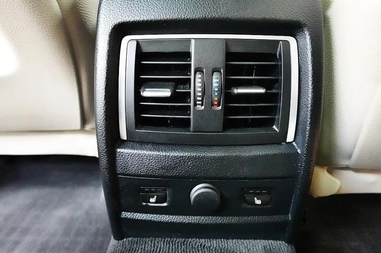 BMW 3 Series снимка BMW 3 Series