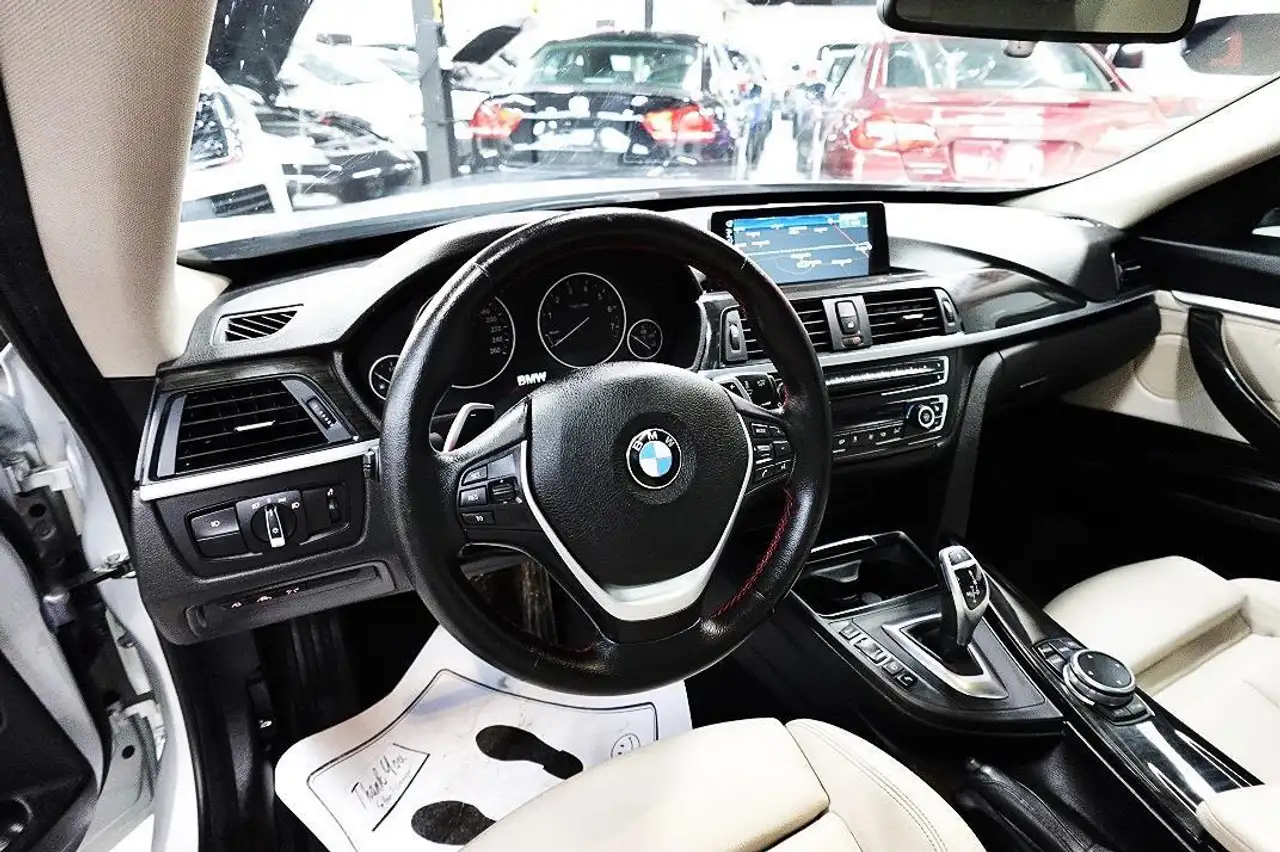 BMW 3 Series снимка BMW 3 Series