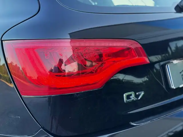 Audi Q7 view 22