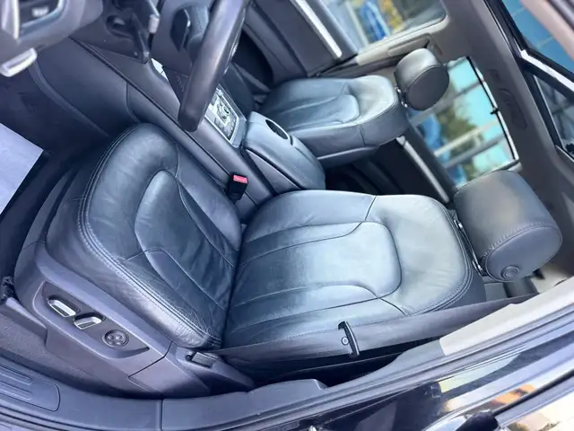 Audi Q7 view 28