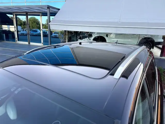 Audi Q7 view 6