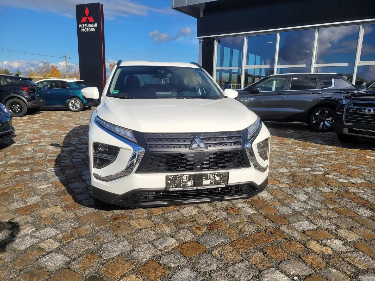 Mitsubishi Eclipse Cross 2.4 MIVEC BASIS Blanco - 1