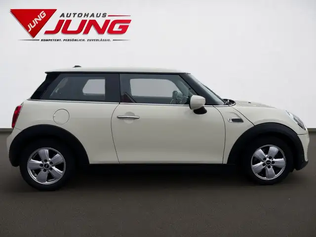 Mini Hatch view 6