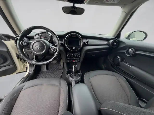 Mini Hatch view 13