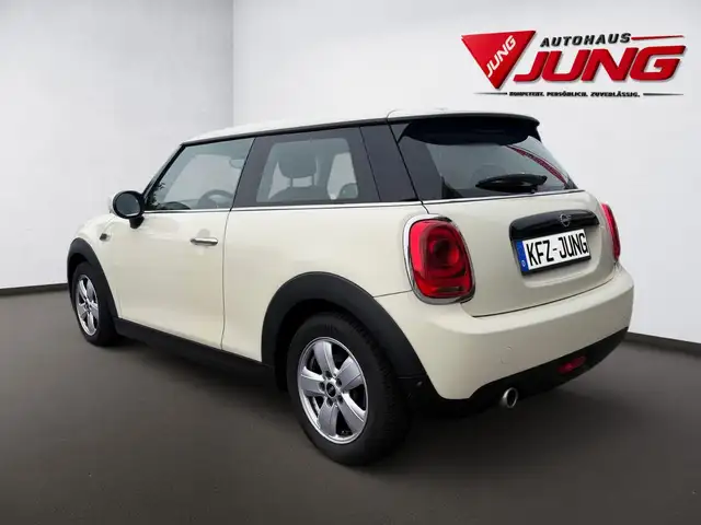 Mini Hatch view 10