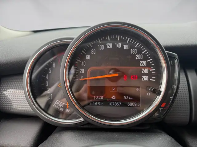 Mini Hatch view 14