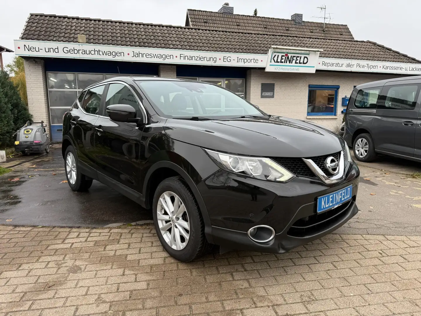 Nissan Qashqai 1.5 dCi DPF Navi-PDC-Rcam-Sitzhzg.-GRA-MFA-Lich... Schwarz - 2