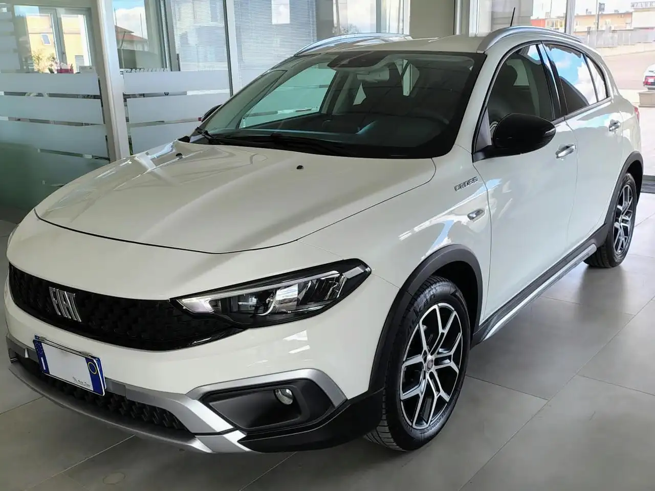 Fiat Tipo Tipo 5p 1.6 mjt Cross s — photo 1 of 15