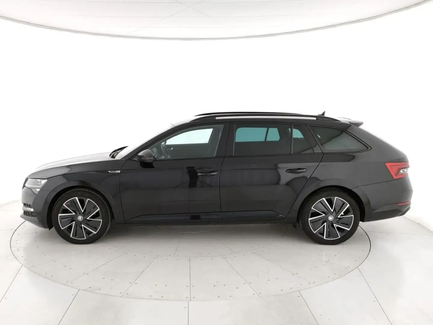 Skoda Superb Wagon 2.0 tdi evo Sportline 150cv dsg Nero - 2